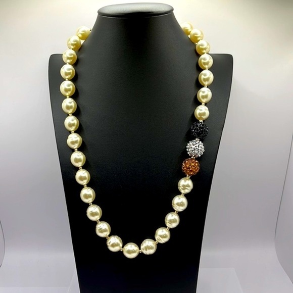 Faux Pearl & Rhinestones matching Necklace & Bracelet Elegant, Classy Big Bold - Picture 4 of 11